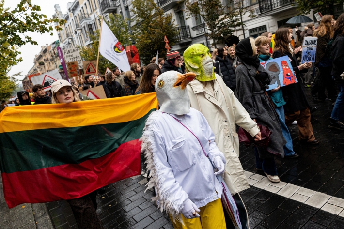 Įspėjamasis streikas: eisena nuo Seimo