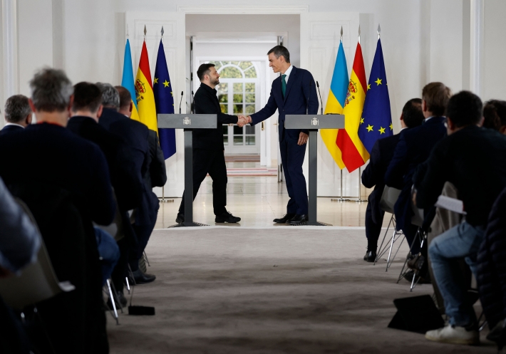 Pedro Sanchezas su Volodymyru Zelenskiu