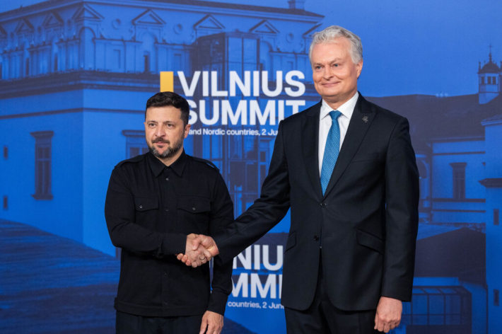 Volodymyras Zelenskis, Gitanas Nausėda