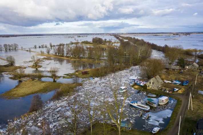 Pamario vandenys bando vaduotis iš ledo