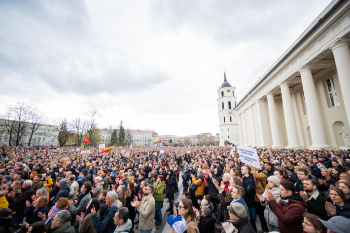 Vilniaus Katedros aikštėje surengta protesto akcija „Šalin rankas nuo laisvo žodžio“