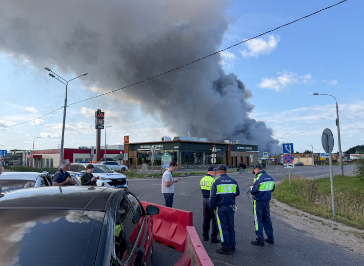 Gaisras „Wildberries“ sandėlyje Maskvos srityje po ukrainiečių dronų atakos