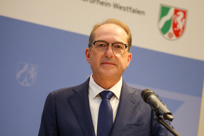 Alexander'as Dobrindtas