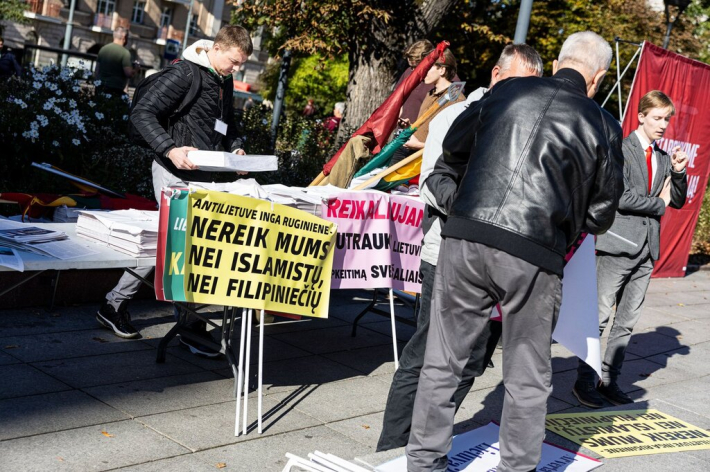 Vilniaus V. Kudirkos aikštėje rengiama „Demonstracija prieš rasizmą“ ir „Nacionalinio susivienijimo“ protestas prieš masinę imigraciją