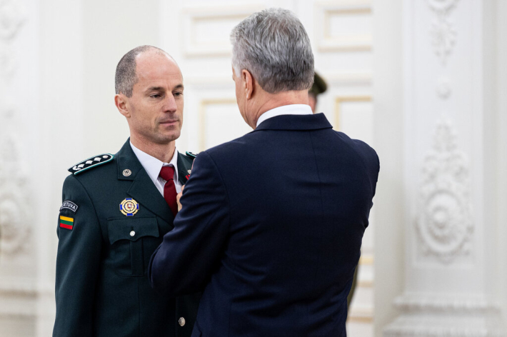 Donatas Škarnulis, Gitanas Nausėda