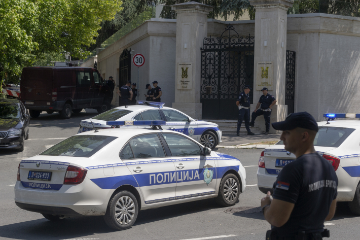 Serbijos pareigūnai prie Izraelio ambasados Belgrade